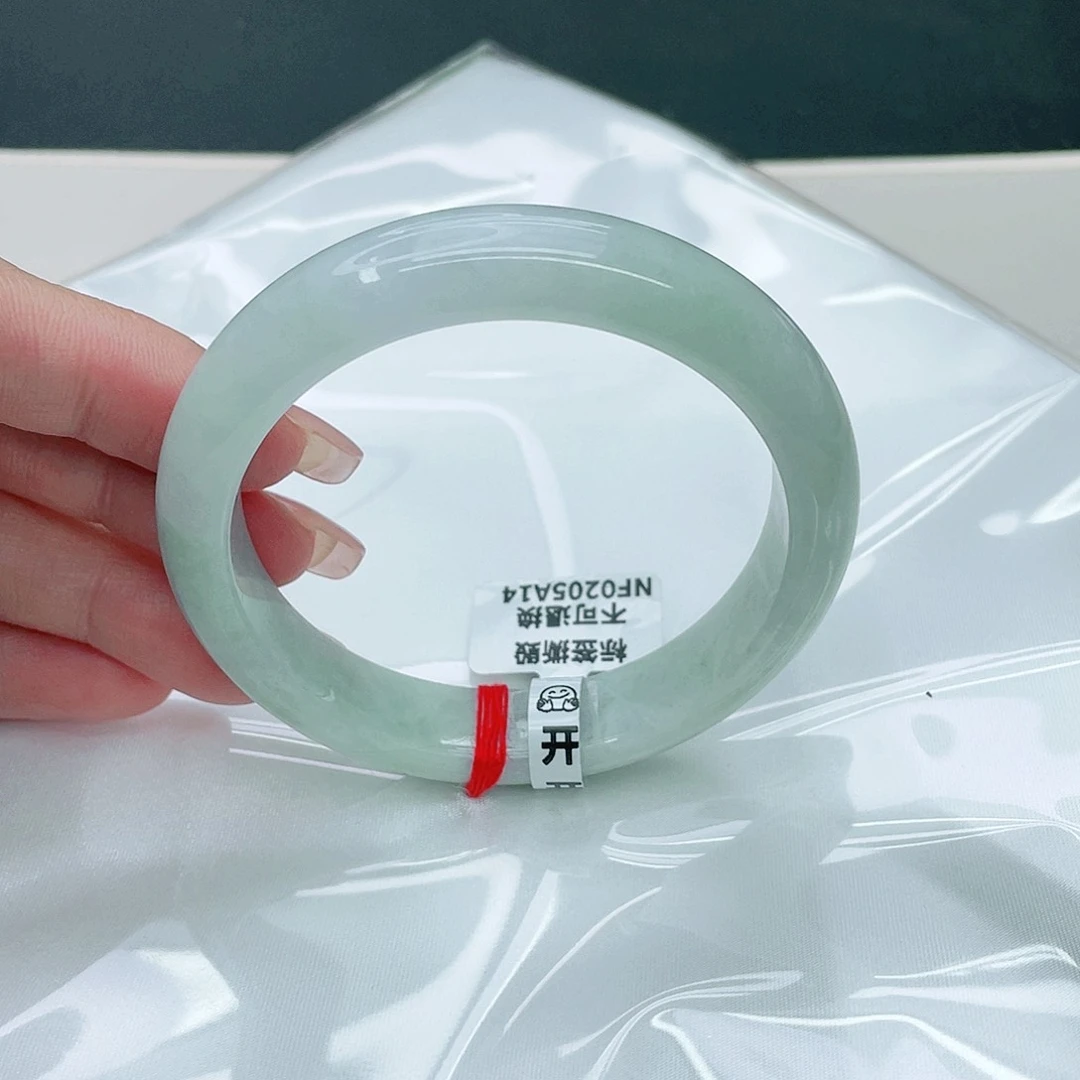 翡翠手镯未镶嵌正58.3