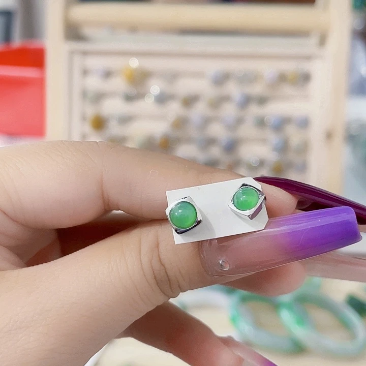 翡翠未镶嵌颈饰天然翡翠A货