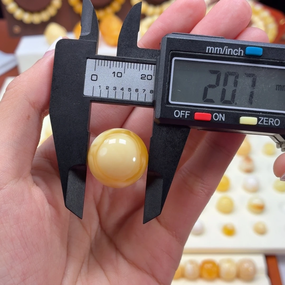 琥珀未镶嵌裸石俄料20.7mm