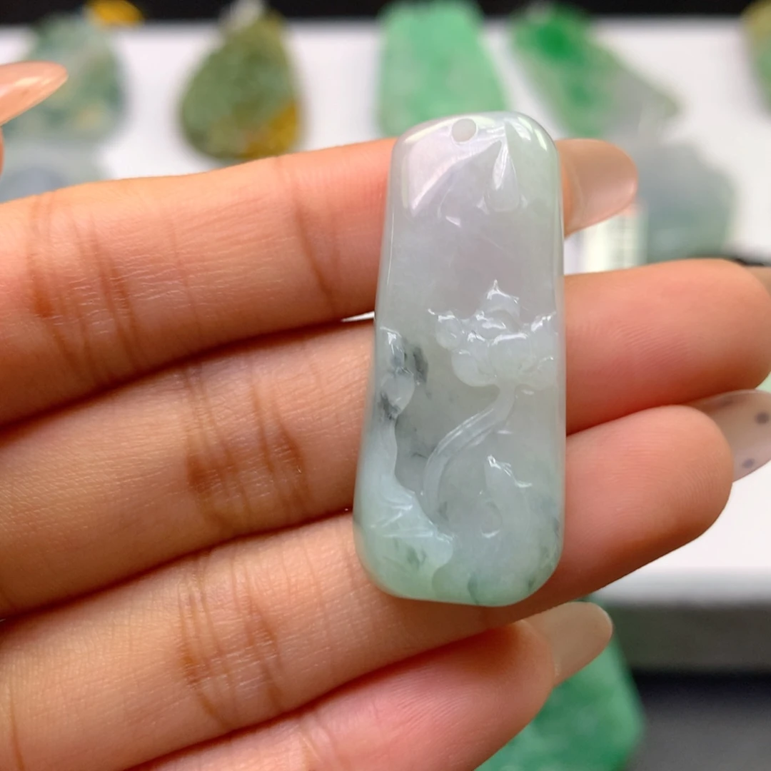 翡翠未镶嵌颈饰翡翠