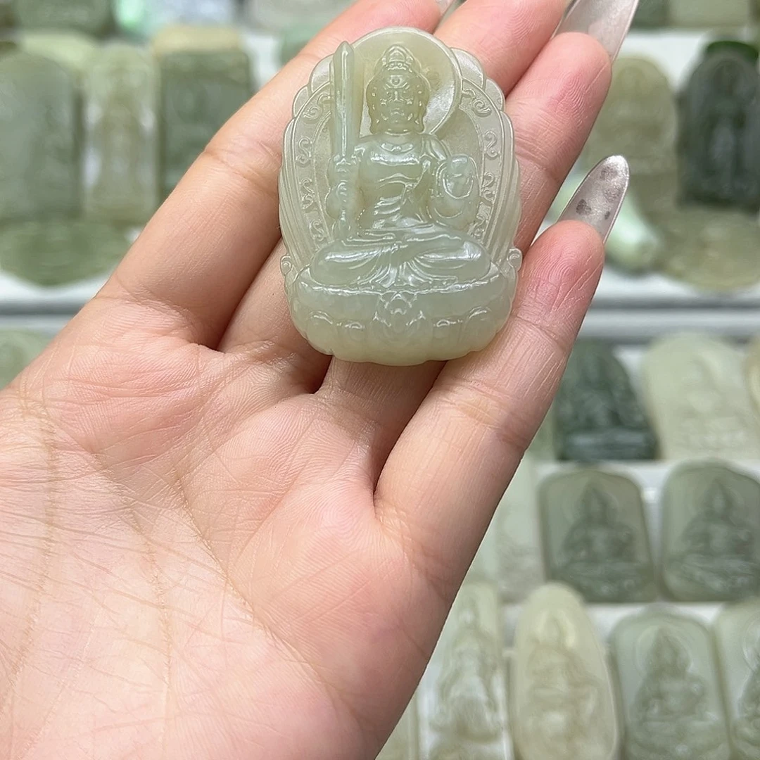 和田玉颈饰未镶嵌像****人