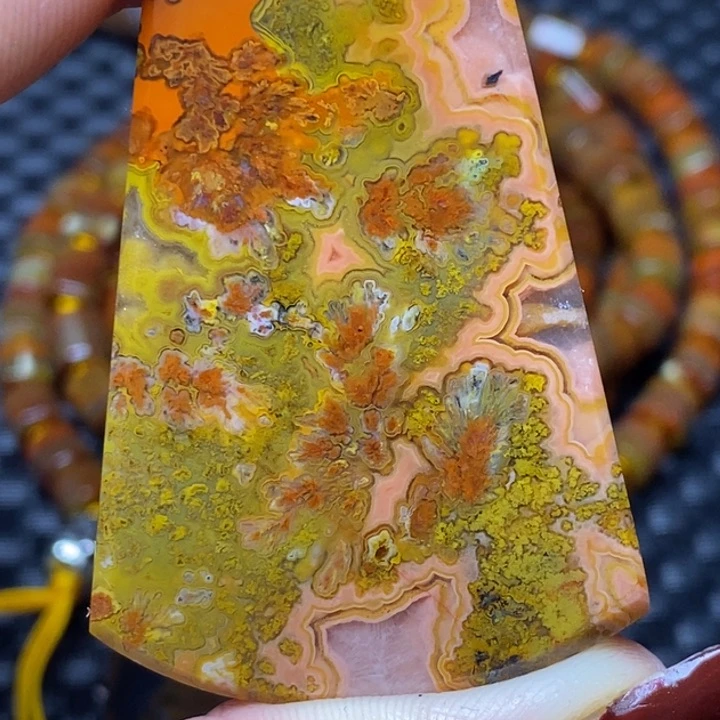 玛瑙/玉髓颈饰未镶嵌