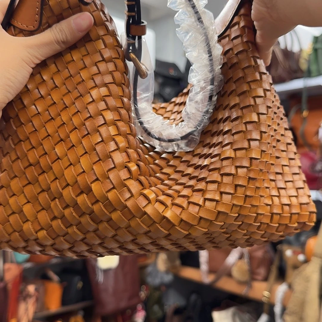 喜***爱头层牛皮编织hobo