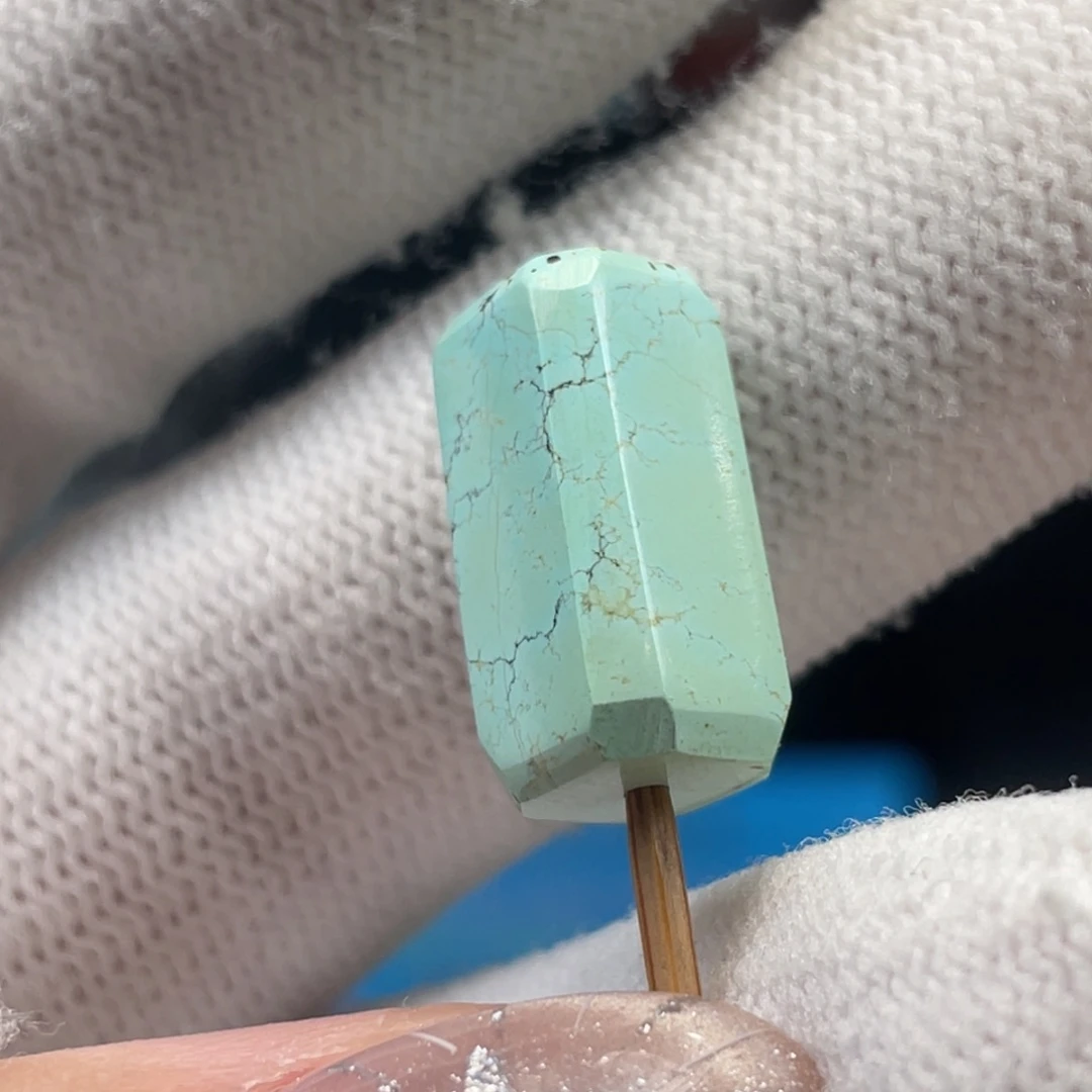 绿松石未镶嵌挂件