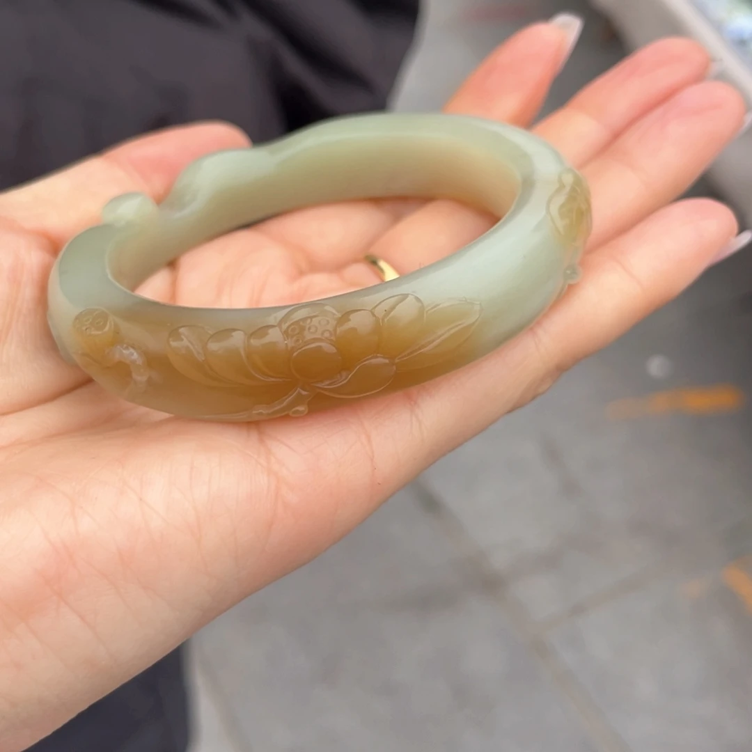 未镶嵌手镯和田玉56