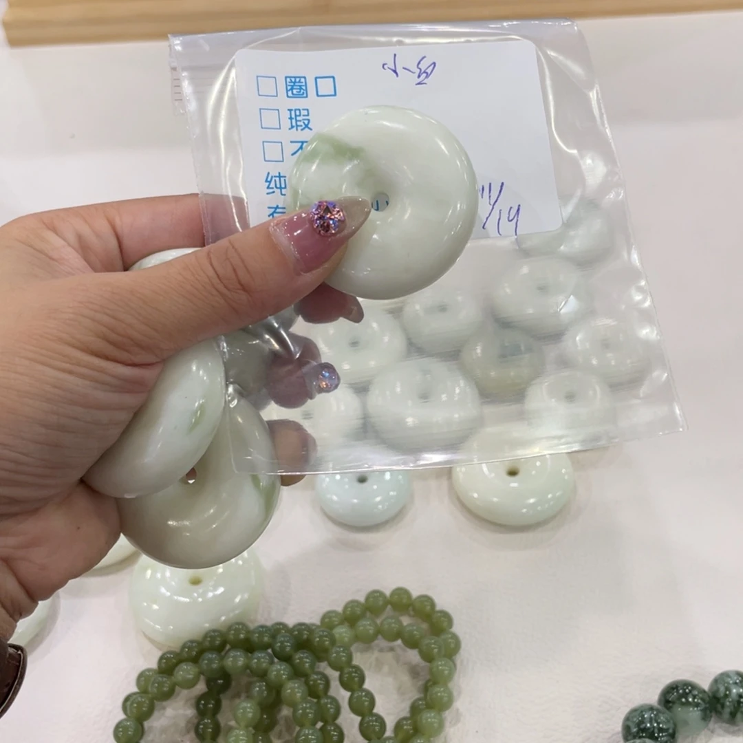 小***^蛇纹石玉未镶嵌手镯