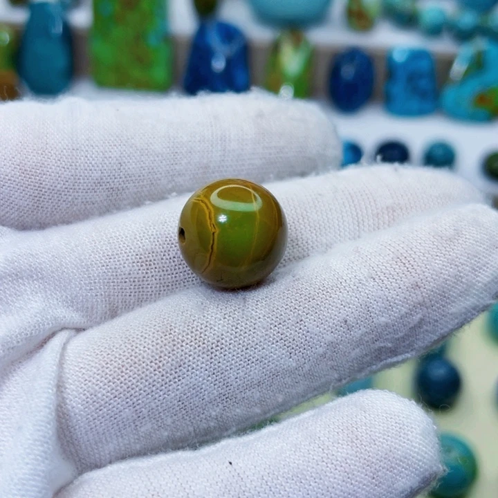 绿松石未镶嵌饰品