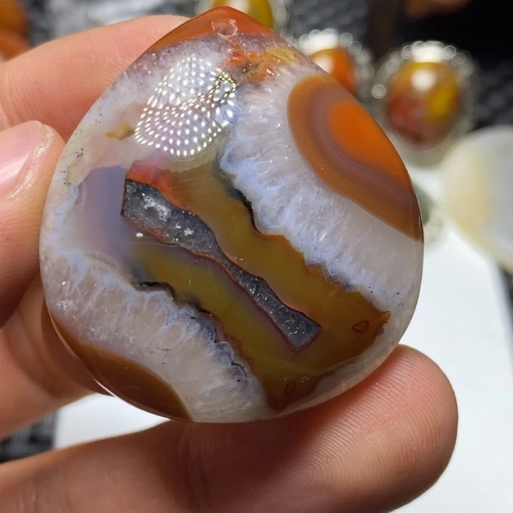 玛瑙/玉髓颈饰未镶嵌烟*