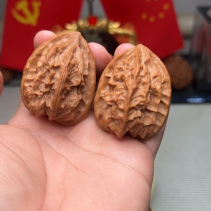 文玩核桃吊坠龙骨