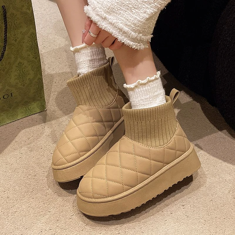 812雪地靴女加绒加厚年新款冬季时尚厚底保暖短靴防滑东北大棉鞋