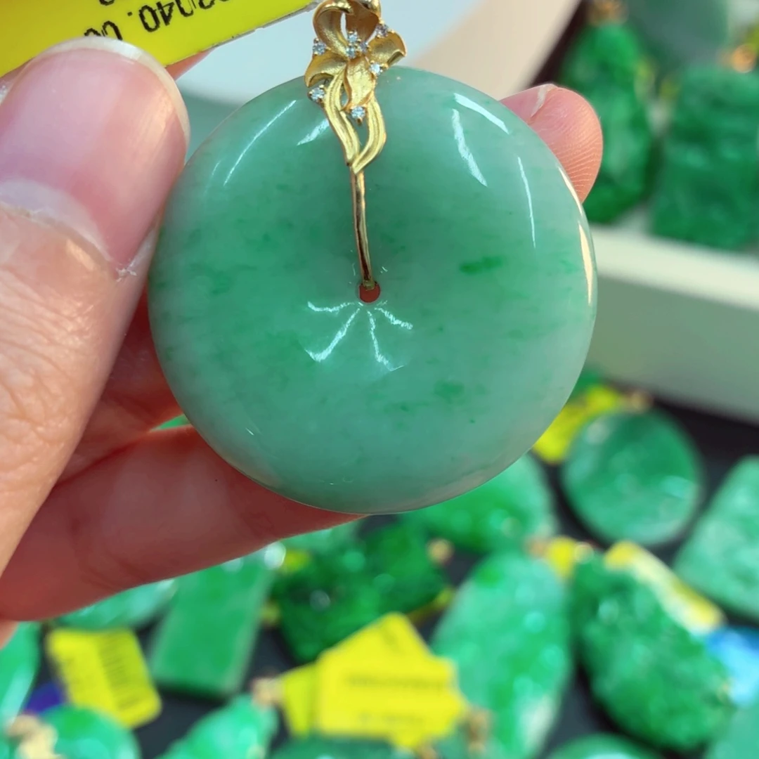 翡翠18K金镶嵌吊坠(不含链)