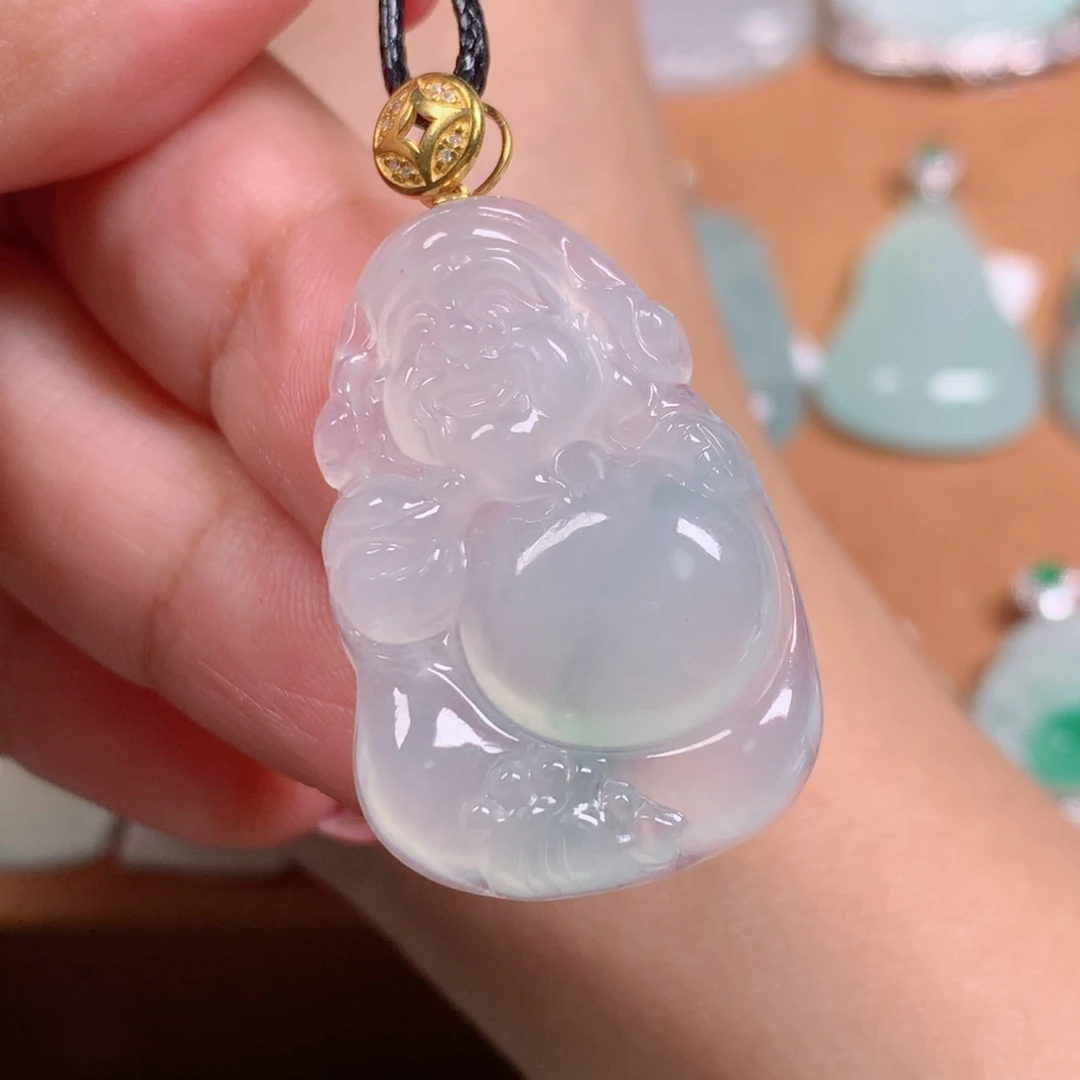 翡翠18K金镶嵌颈饰财神