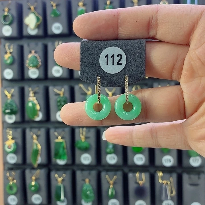 18K金镶嵌翡翠耳饰