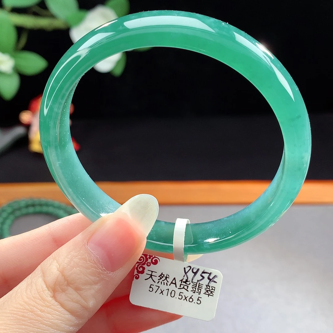 未镶嵌手镯（圆镯）翡翠
