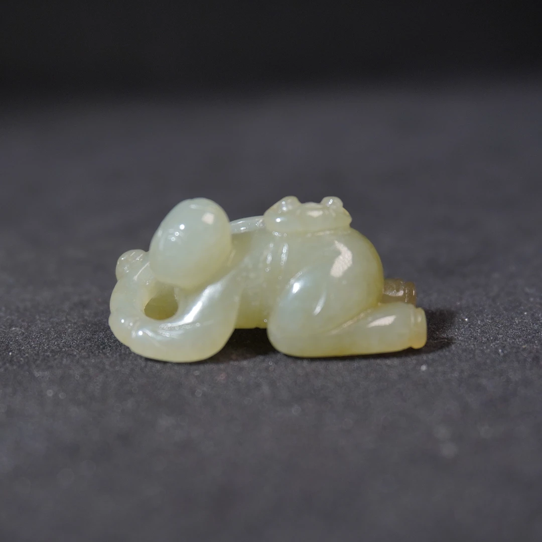 6SE236  清 和田玉童子献瑞吊坠