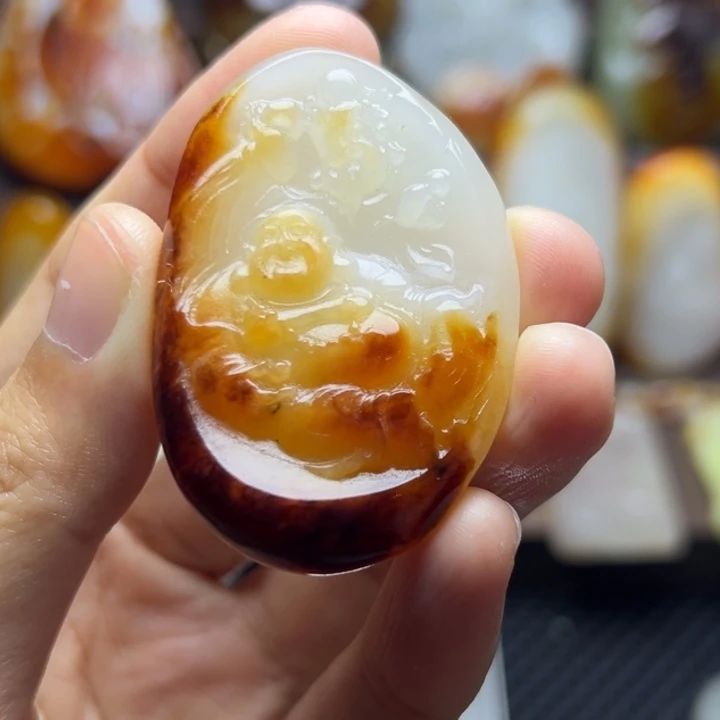 和田玉未镶嵌颈饰