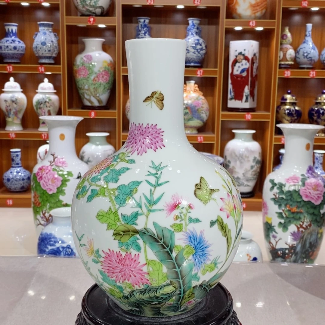 摆件珐琅彩花卉天球瓶安居乐业