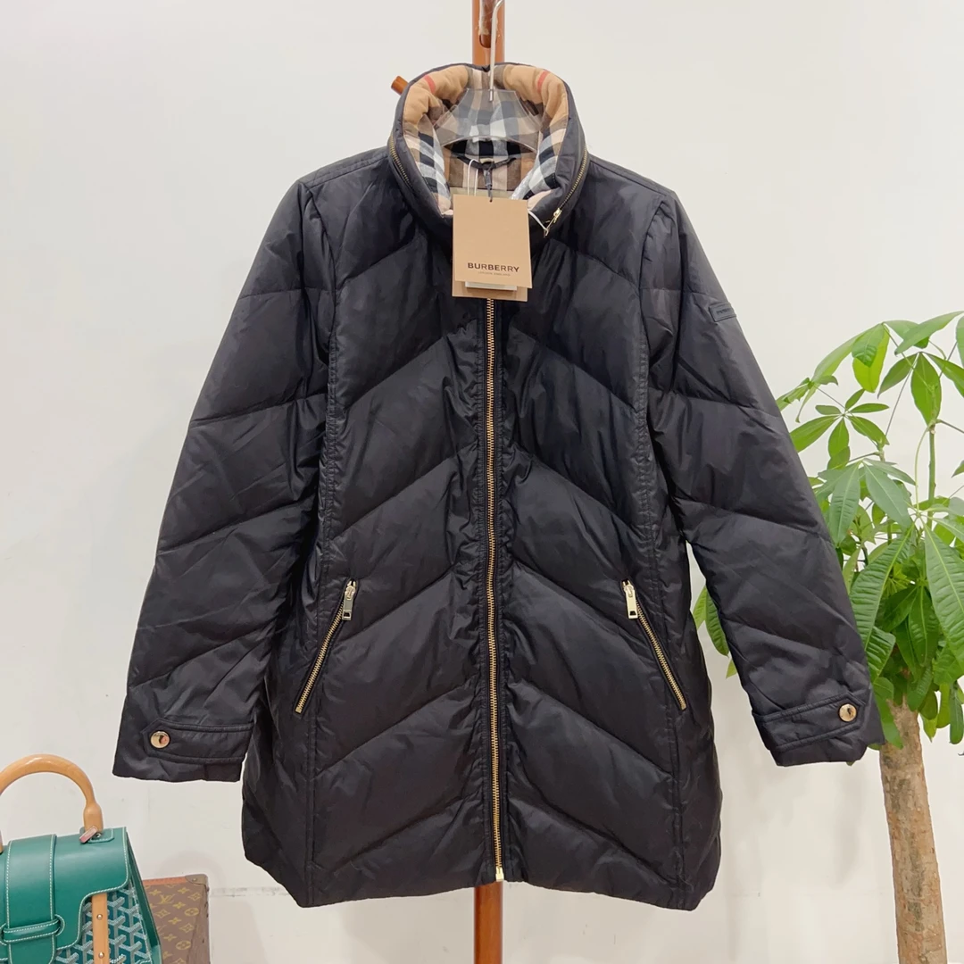 全新未使用 BURBERRY/博柏利 羽绒外套尺码XL 成色看直播GSL2790