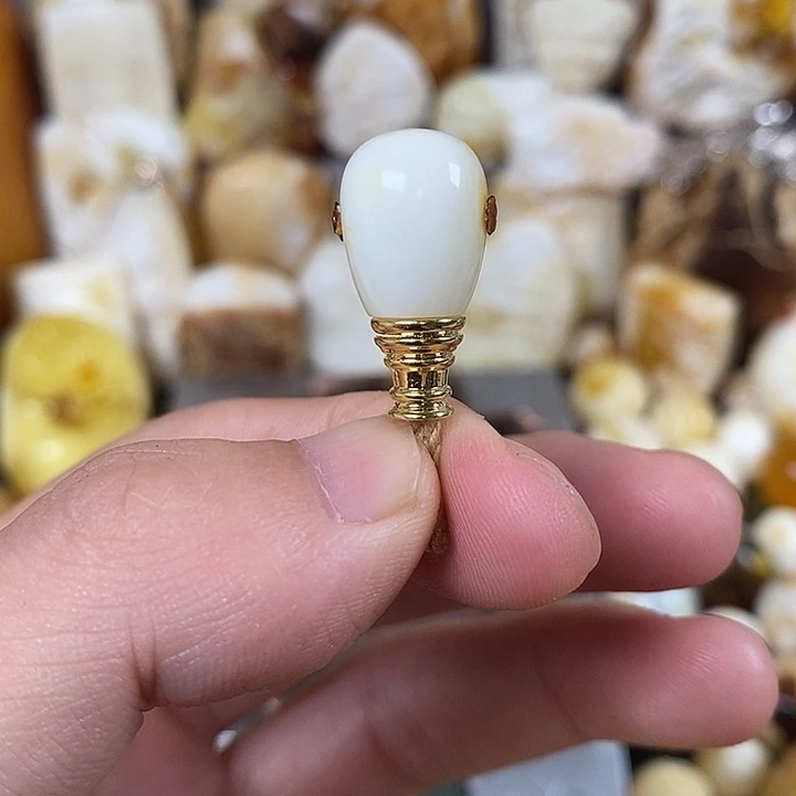 未镶嵌琥珀裸石我