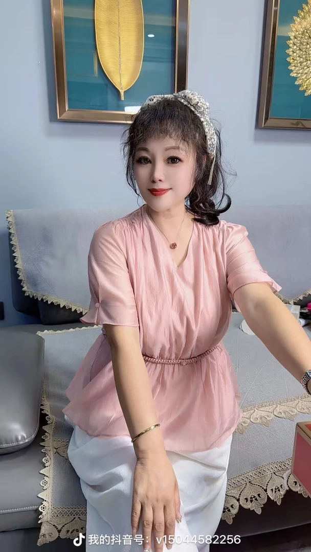 婆婆严选  2025夏季v领收腰时尚短袖