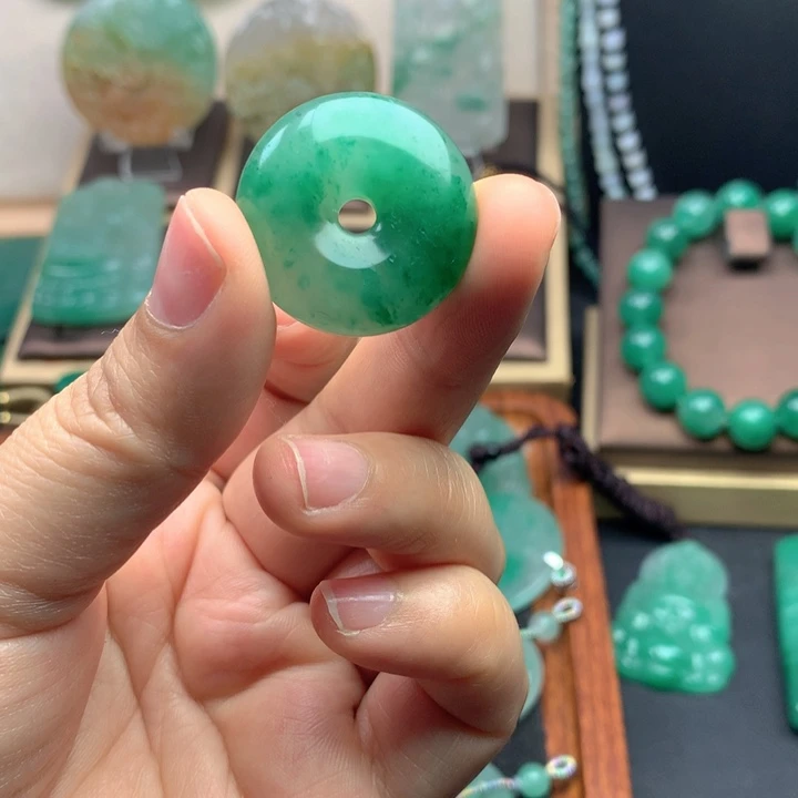 未镶嵌石英质玉珠宝半成品