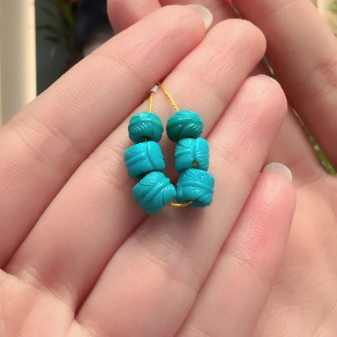 绿松石未镶嵌颈饰