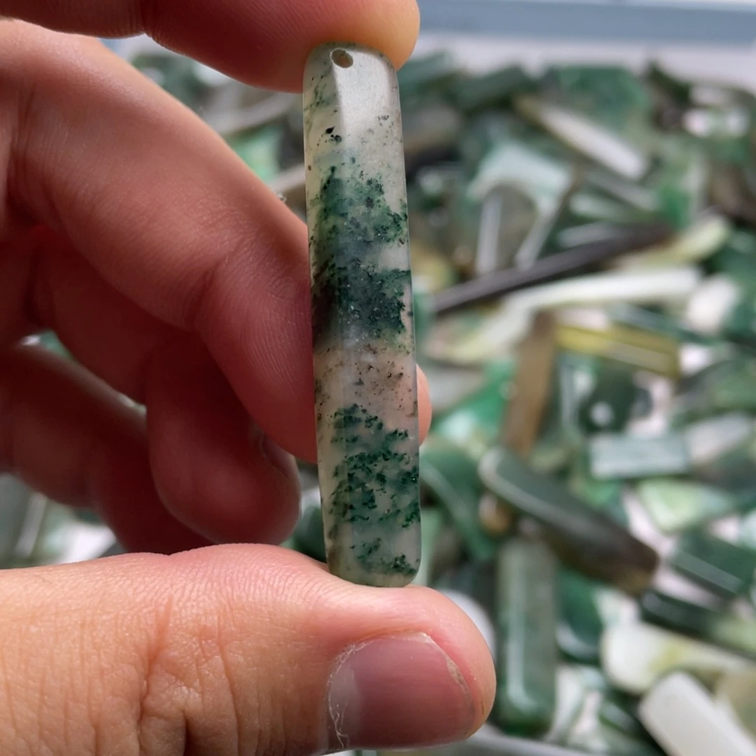 未镶嵌独山玉手链