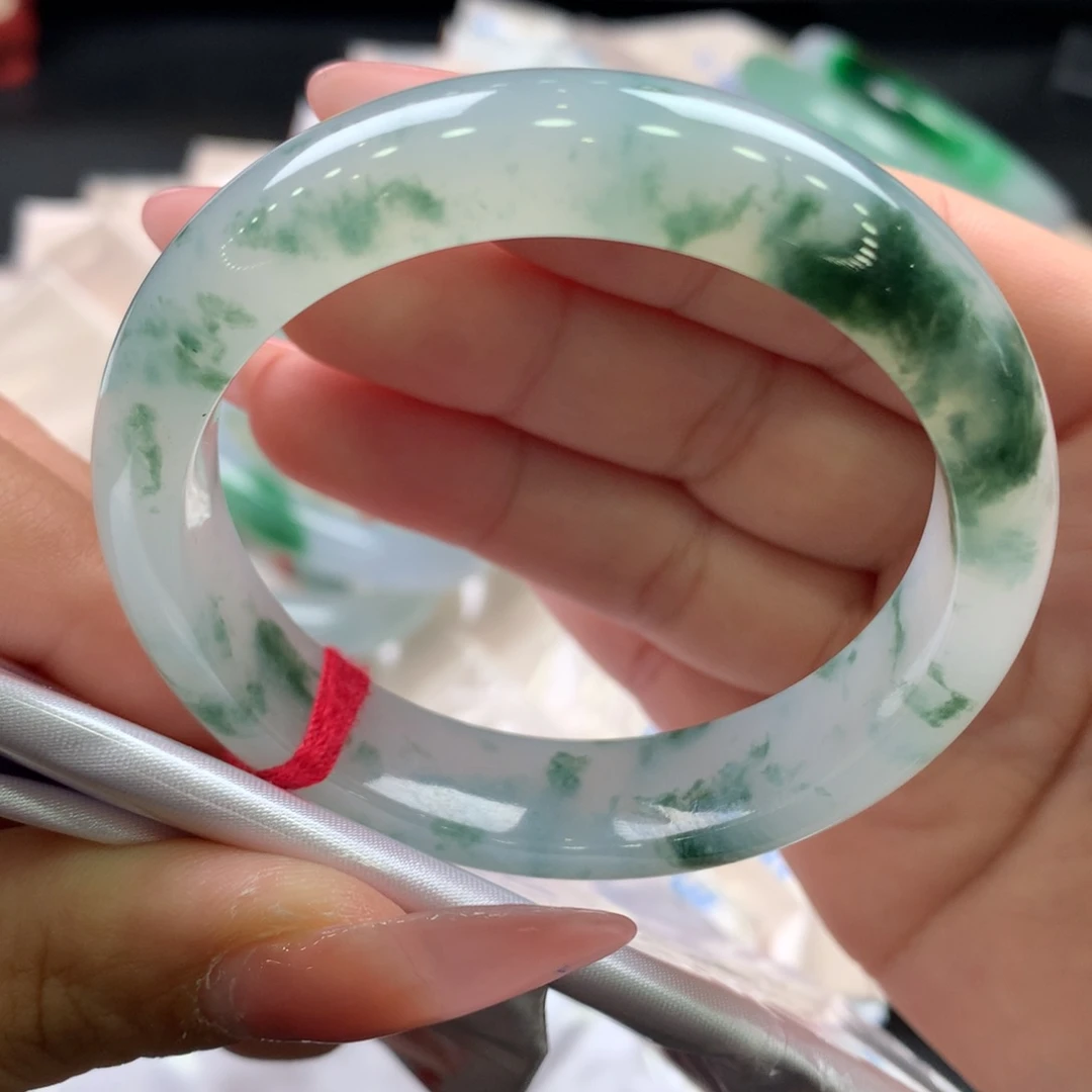 翡翠未镶嵌手镯52.7正圈