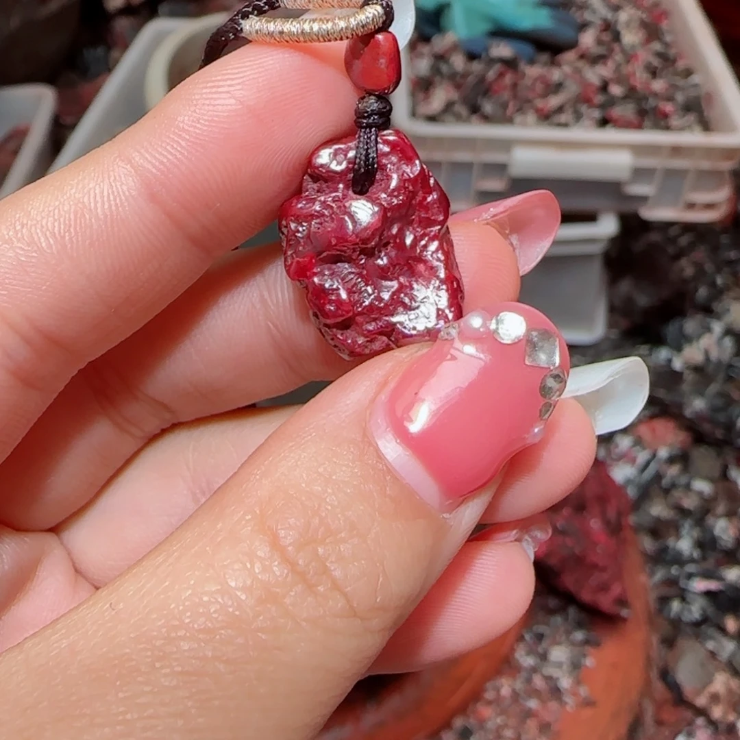 天然辰砂狗头砂吊坠13