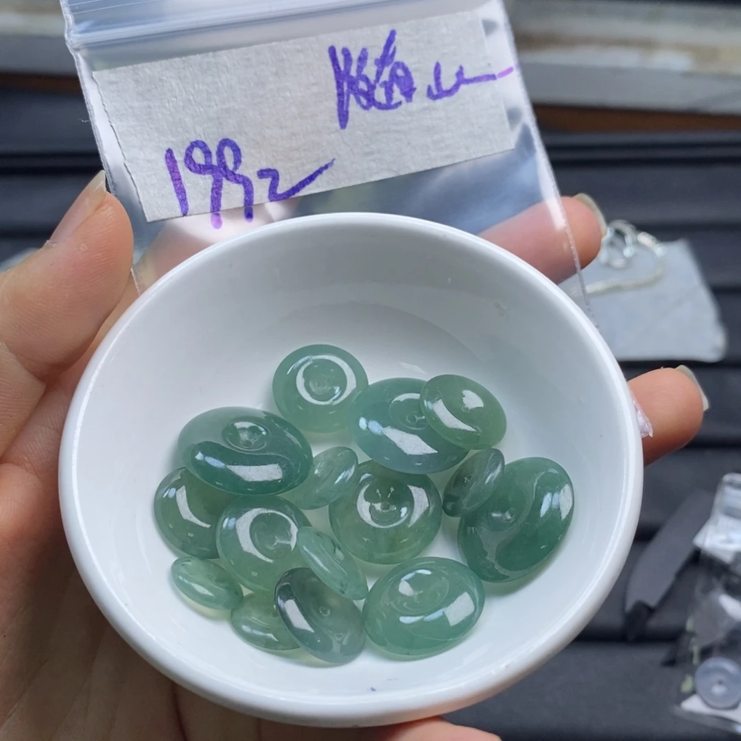 定制翡翠未镶嵌随**翡翠