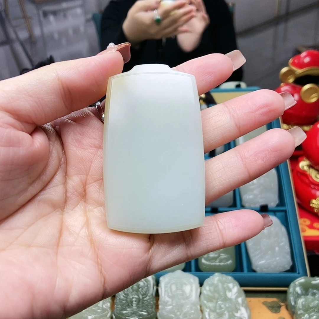 和田玉颈饰未镶嵌崂***生