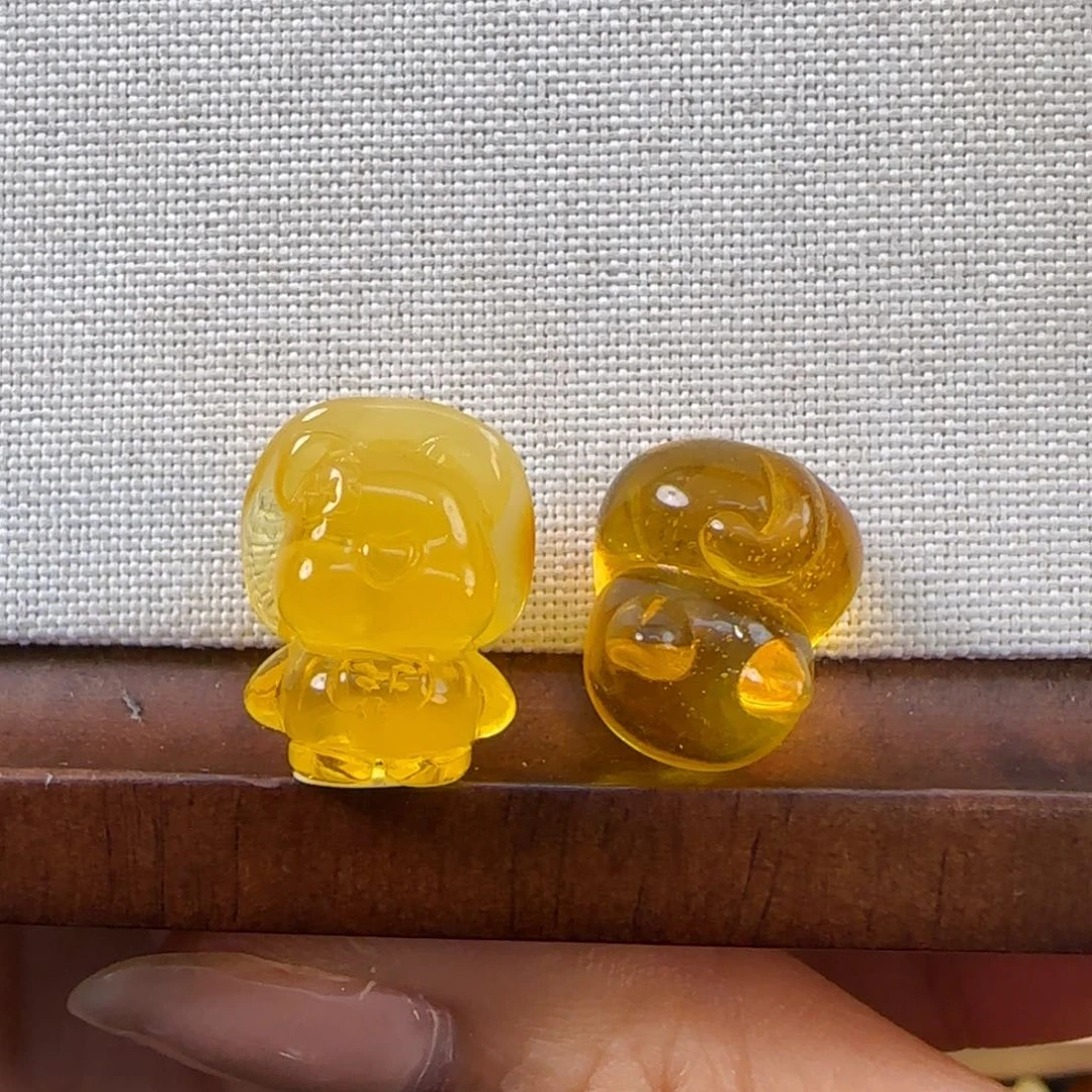 琥珀未镶嵌珠宝奇石h****4