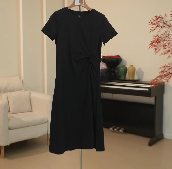 SM057 简约圆领褶皱显瘦连衣裙 7422114053