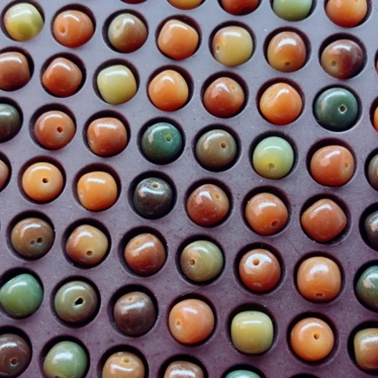 白玉菩提吊坠瑕疵11敦煌桶珠200颗