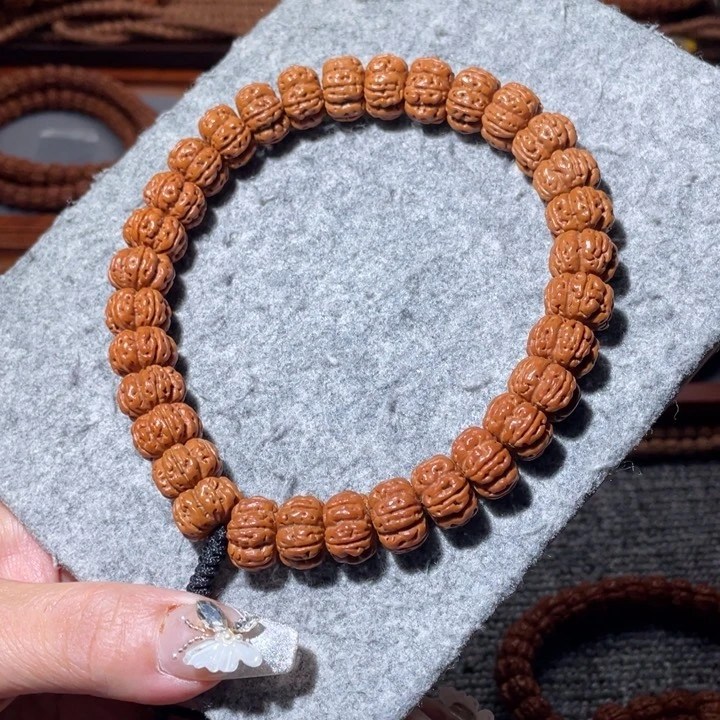 手串金刚菩提河****司十出一长串