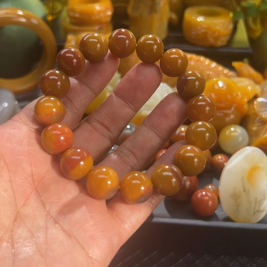 石英质玉未镶嵌颈饰