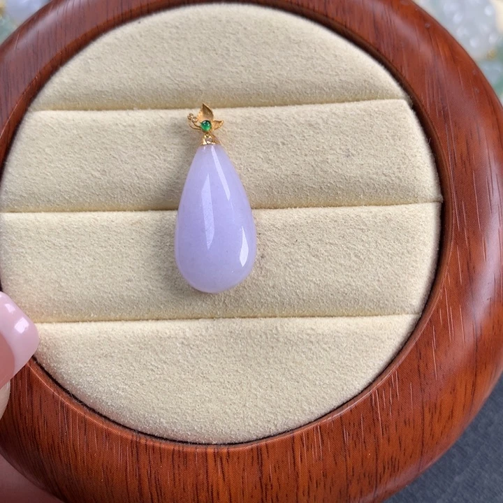 翡翠颈饰18K金镶嵌水滴