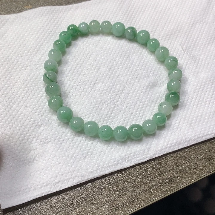 翡翠未镶嵌颈饰卡6+