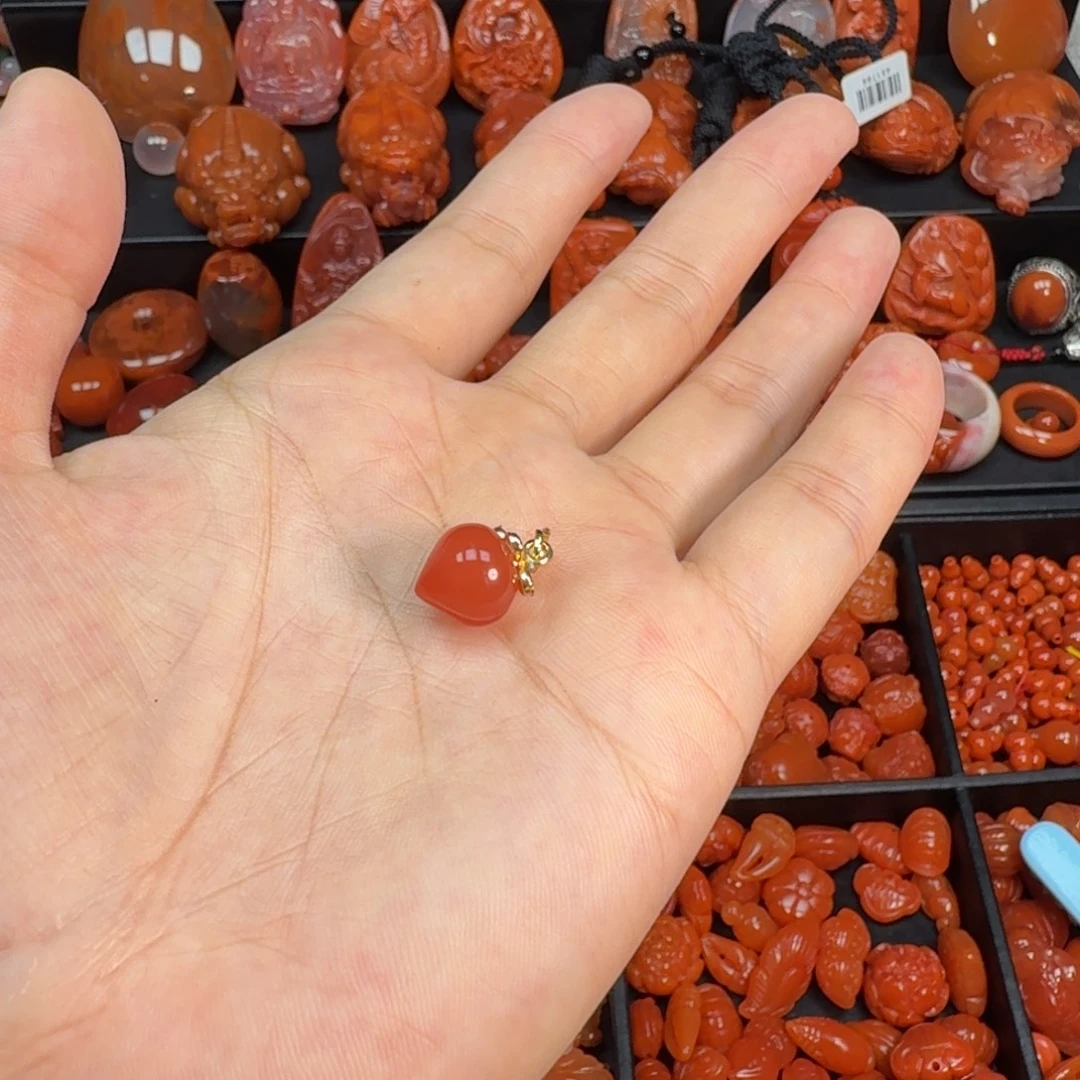 南红玛瑙配饰未镶嵌
