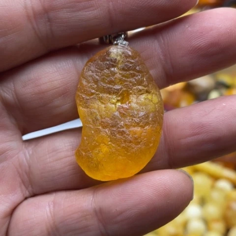 手串琥珀未镶嵌吊坠