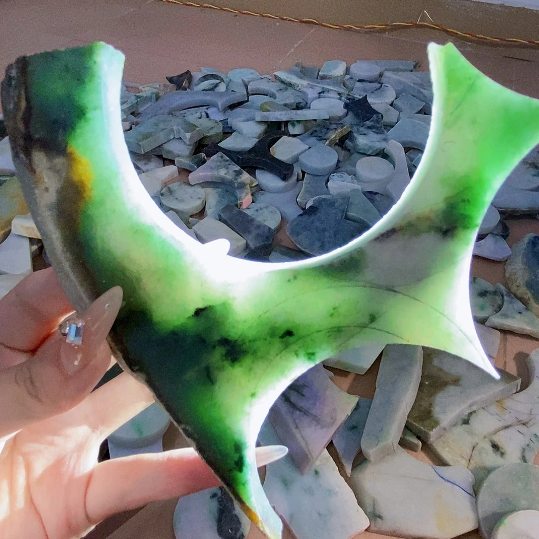 颈饰未镶嵌翡翠翡翠