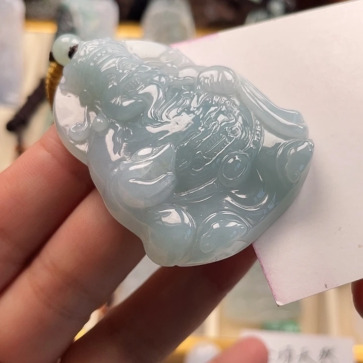 翡翠未镶嵌颈饰玉