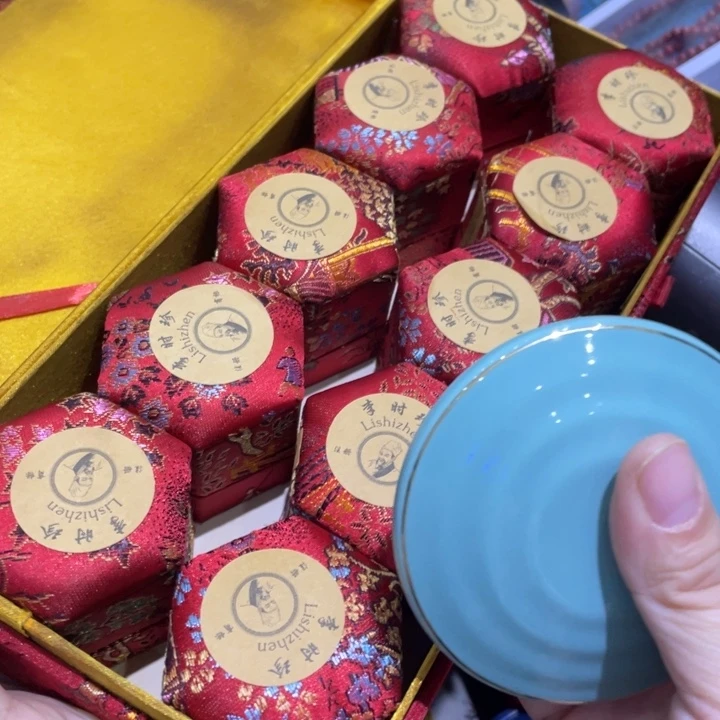 紫砂盖碗我们的目标是成为一个优秀