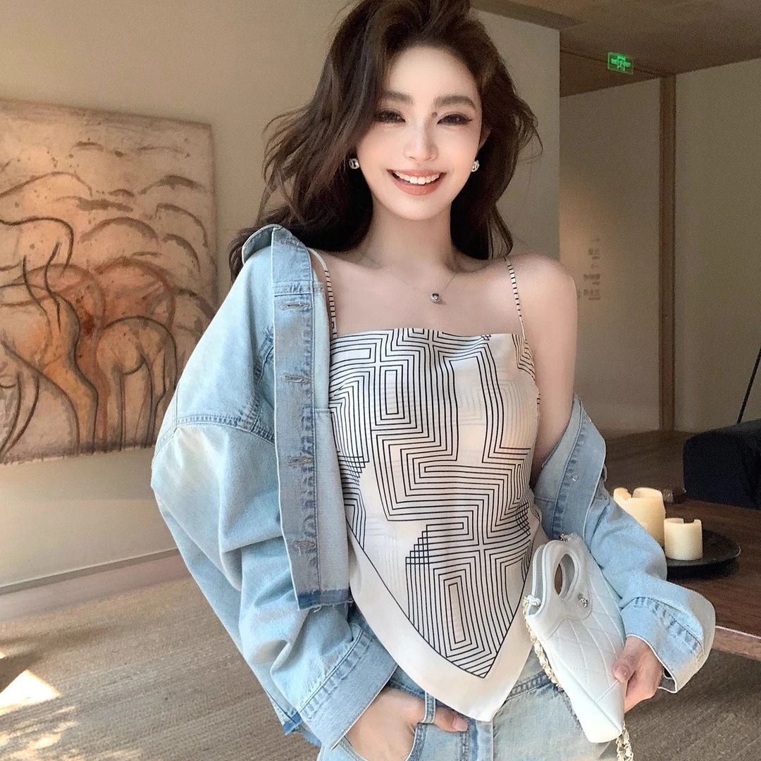 "Jennie吊带"轻盈设计感！可多穿的印花抹胸方巾小吊带