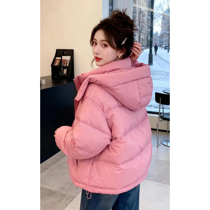 潮酷短款立领棉服2025 冬季款细节亮眼有态度轻松冬日时尚感