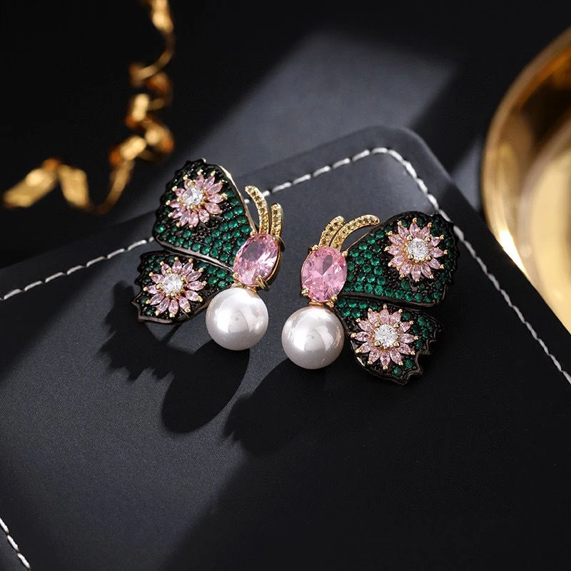 铜合金合成锆石耳饰 《货号1351》重工满镶蝴蝶耳钉