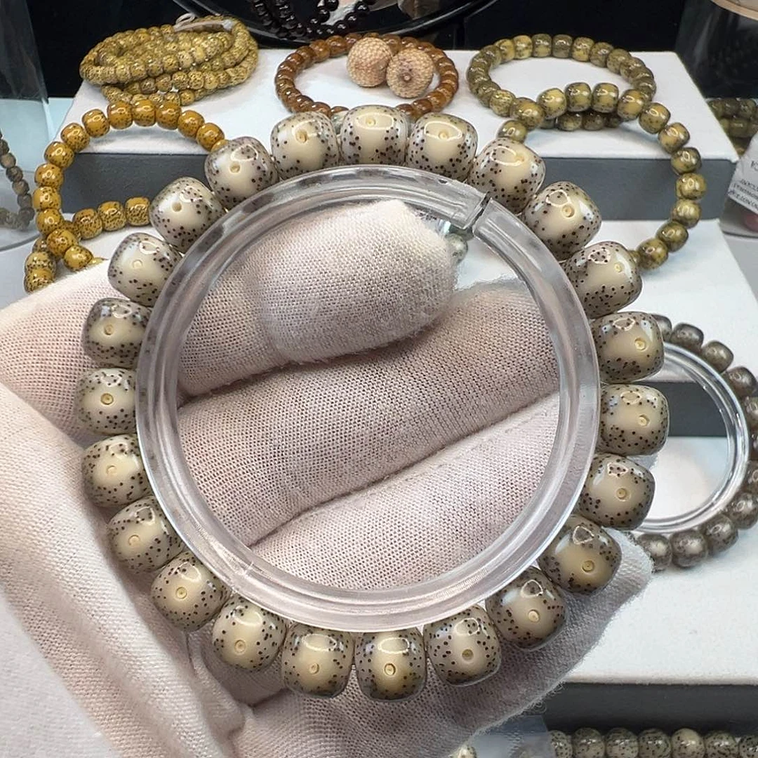 星月菩提手串石玉料10×9凤眼留白