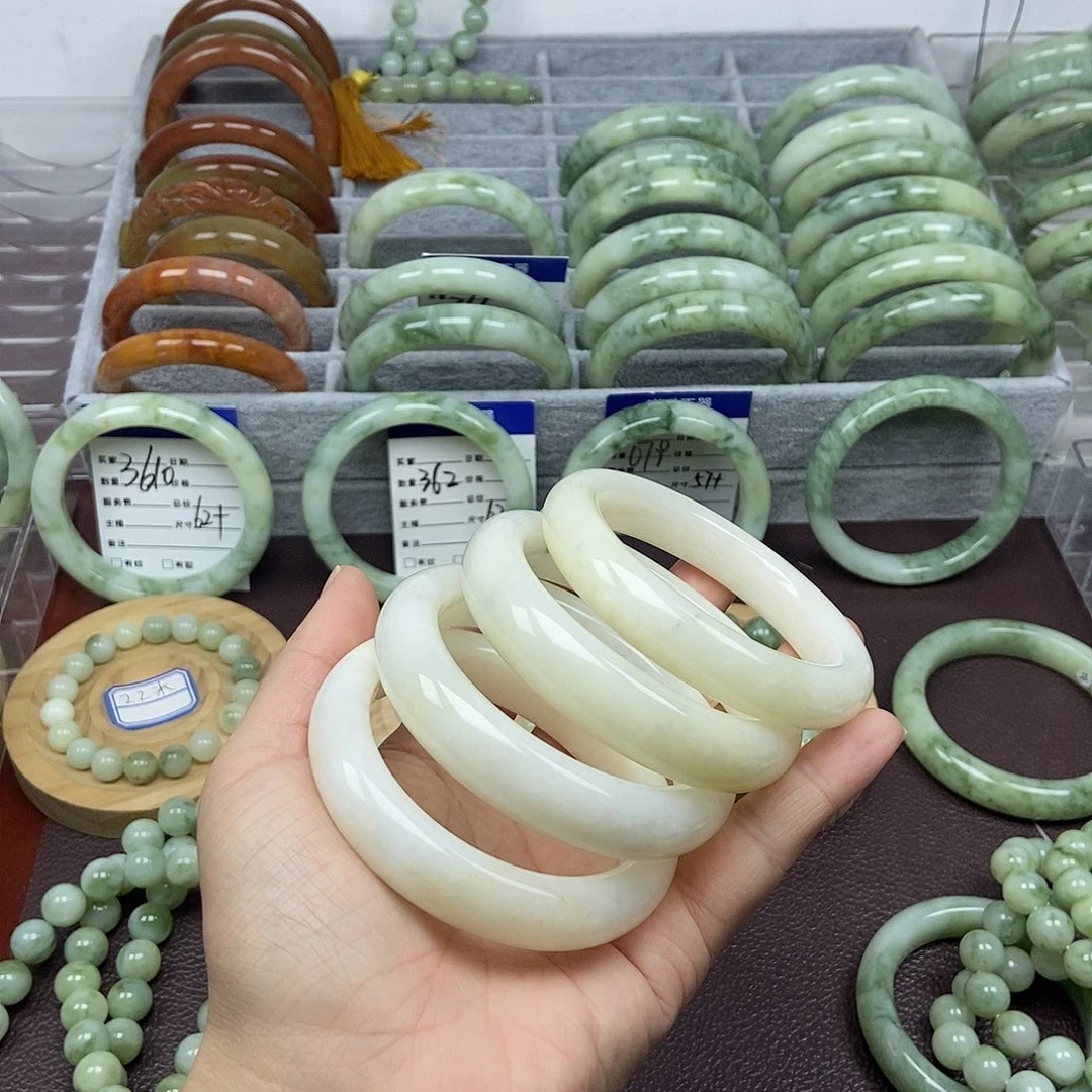 蛇纹石玉未镶嵌手镯?***?