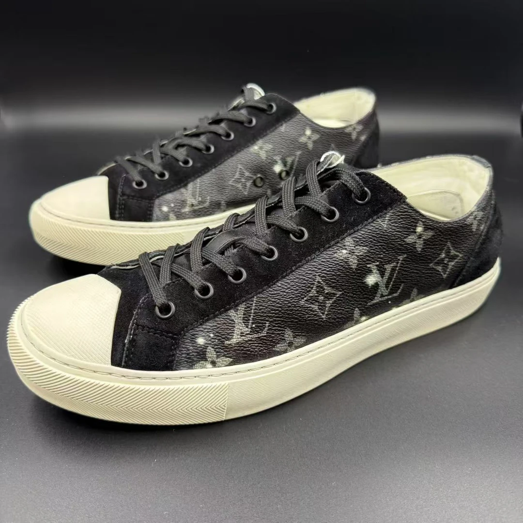 95新 LouisVuitton/路易威登 黑色老花板鞋舒适休闲鞋42欧 cat712