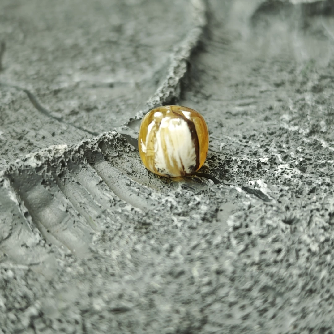 11m瓷白拉丝可出抖音基地证书琥珀蜜蜡老型拉丝老型拉丝琥珀蜜蜡